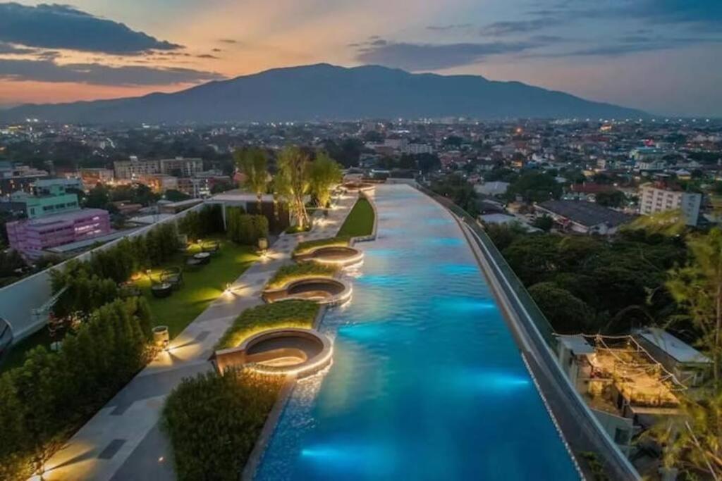 Modern Style Room With Sky Pool 古城边天际泳池公寓 Chiang Mai Exterior photo