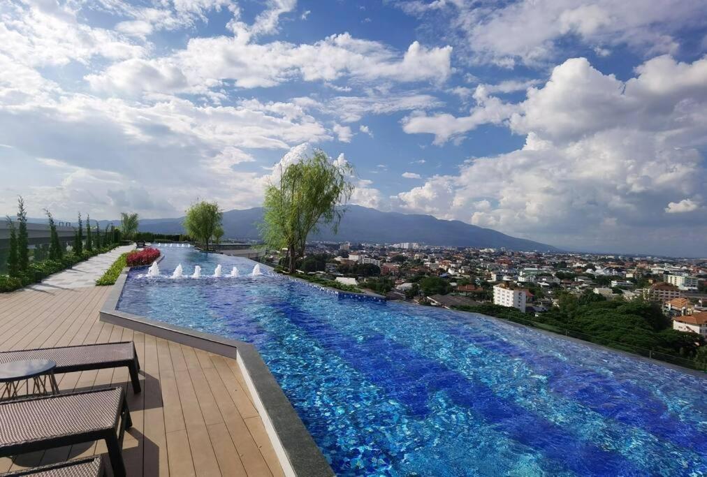 Modern Style Room With Sky Pool 古城边天际泳池公寓 Chiang Mai Exterior photo