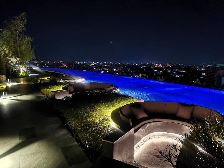 Modern Style Room With Sky Pool 古城边天际泳池公寓 Chiang Mai Exterior photo
