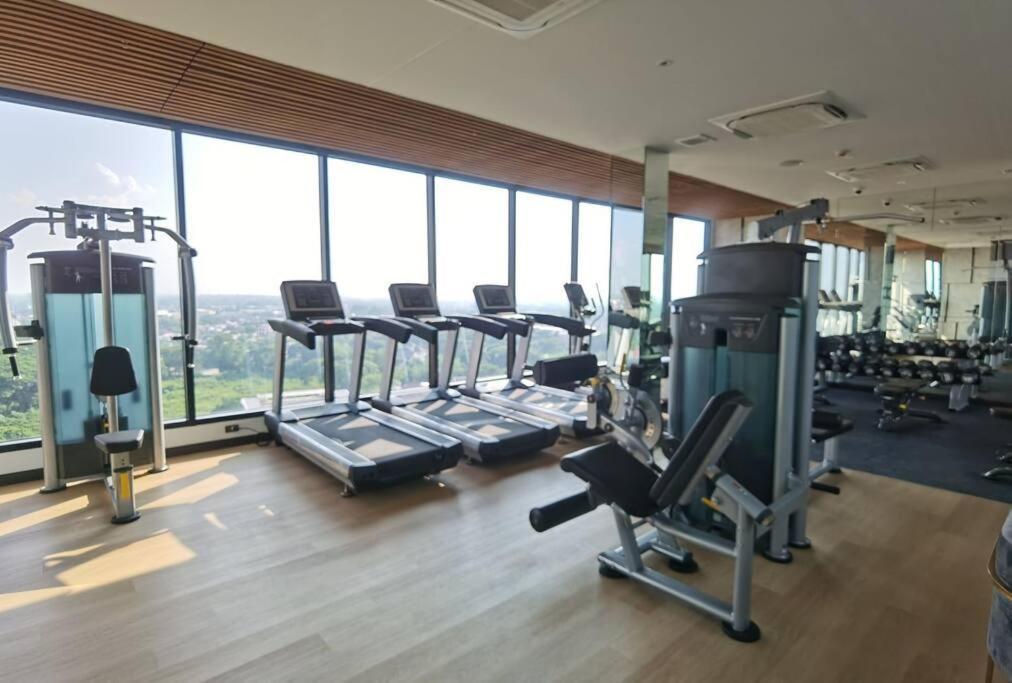 Modern Style Room With Sky Pool 古城边天际泳池公寓 Chiang Mai Exterior photo