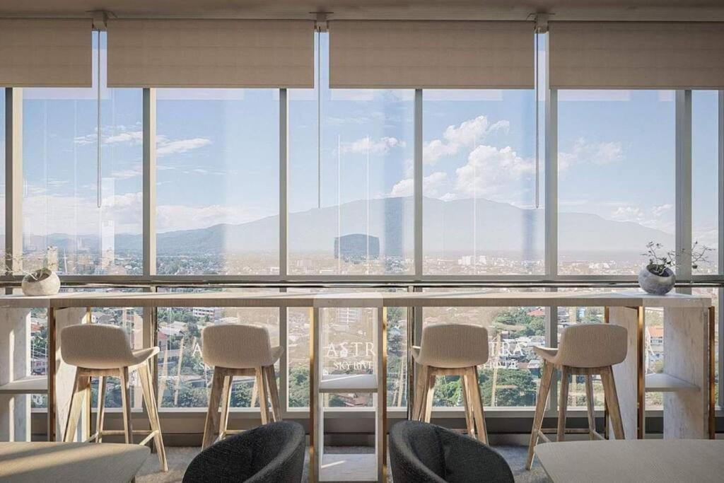 Modern Style Room With Sky Pool 古城边天际泳池公寓 Chiang Mai Exterior photo