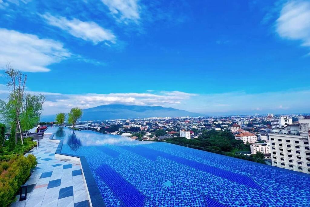 Modern Style Room With Sky Pool 古城边天际泳池公寓 Chiang Mai Exterior photo
