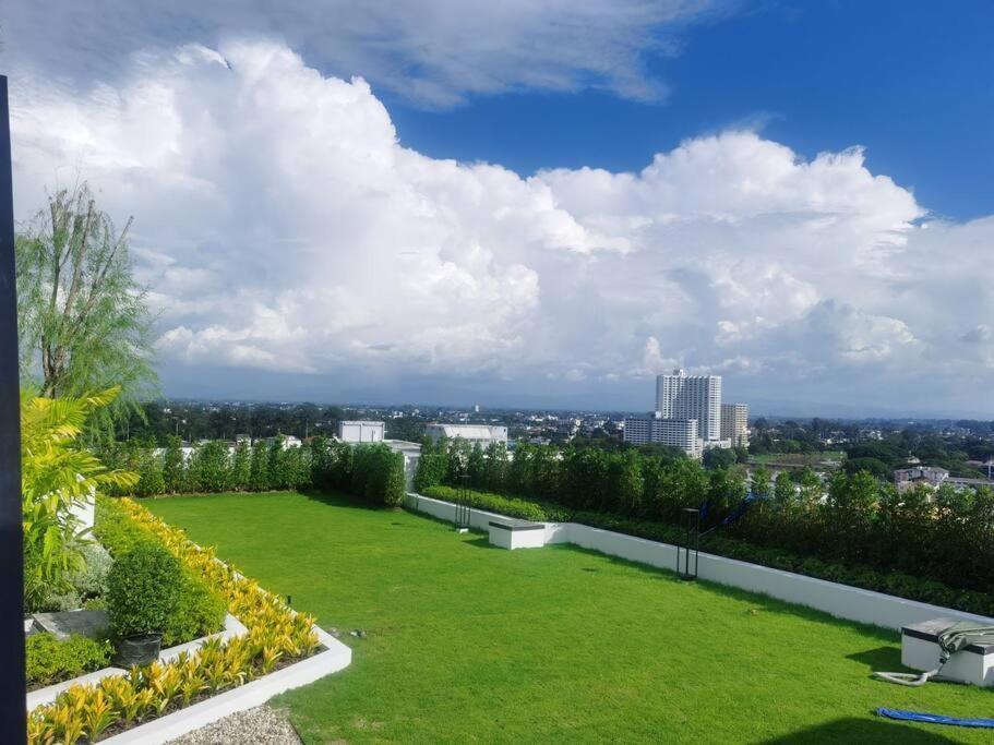 Modern Style Room With Sky Pool 古城边天际泳池公寓 Chiang Mai Exterior photo