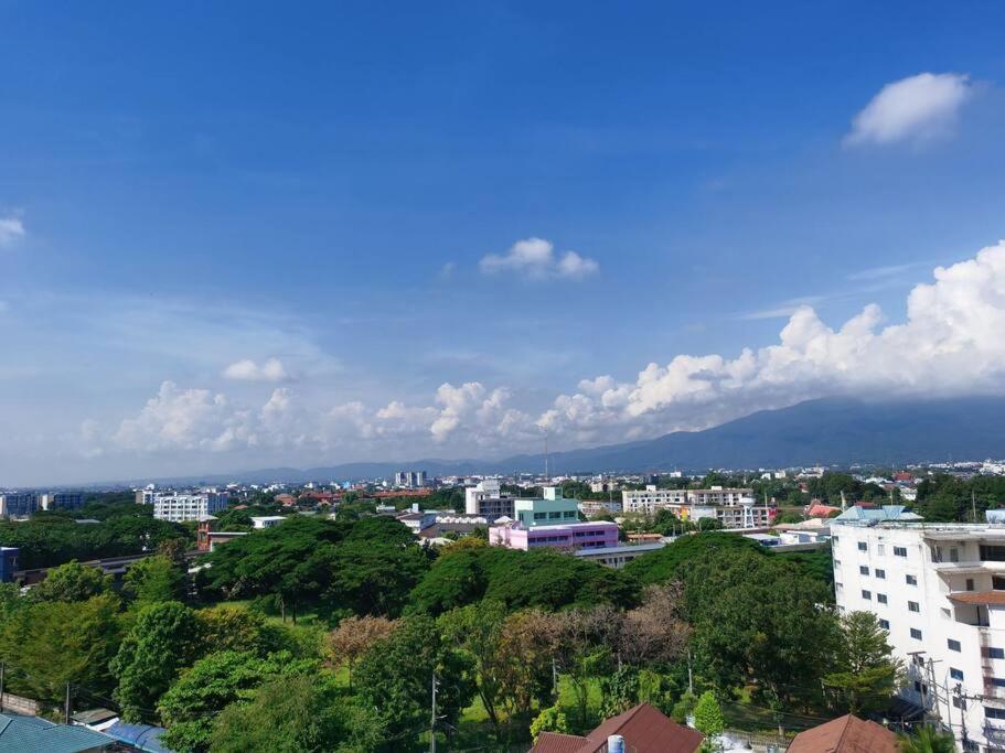 Modern Style Room With Sky Pool 古城边天际泳池公寓 Chiang Mai Exterior photo