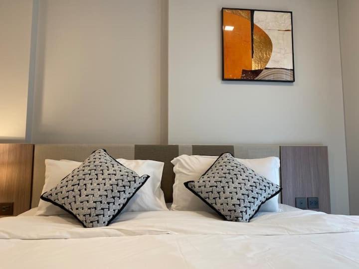 Modern Style Room With Sky Pool 古城边天际泳池公寓 Chiang Mai Exterior photo